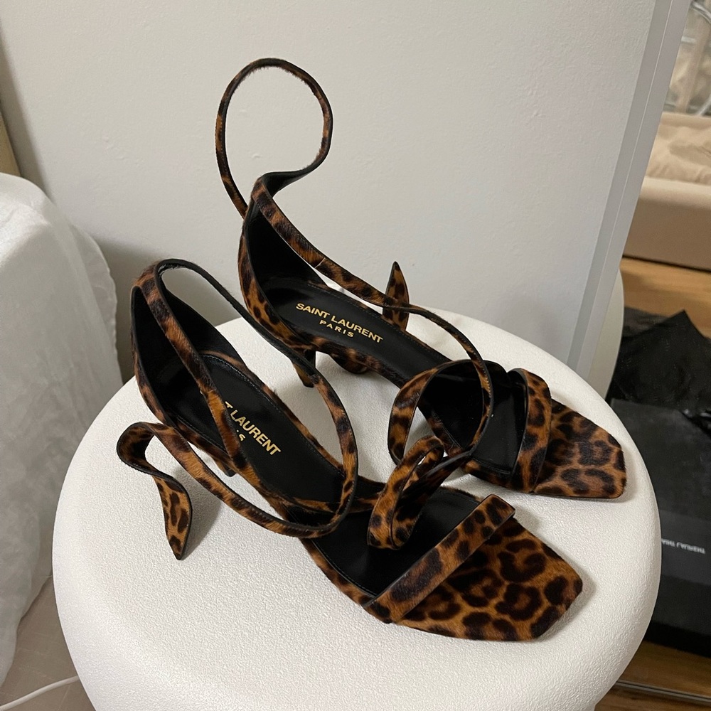 SALE ⭐️ SAINT LAURENT CHARLOTTE LEOPARD SANDALS